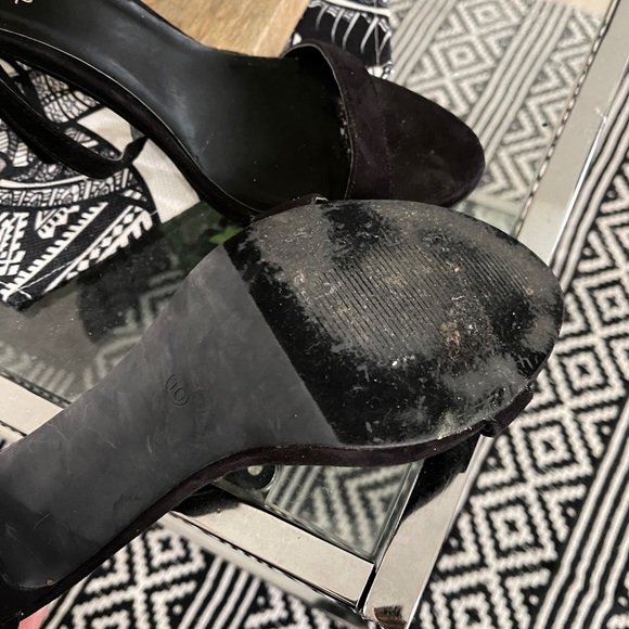 Strap Sandals - Picture 2 of 4